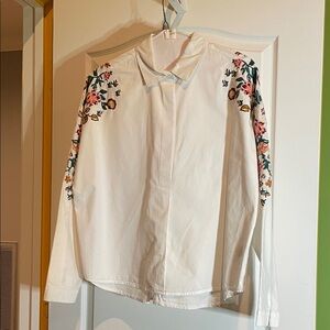 POL White Floral Embroidered Button Down Shirt